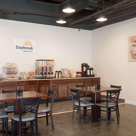 Days Hotel By Wyndham Peoria Glendale Area Екстериор снимка