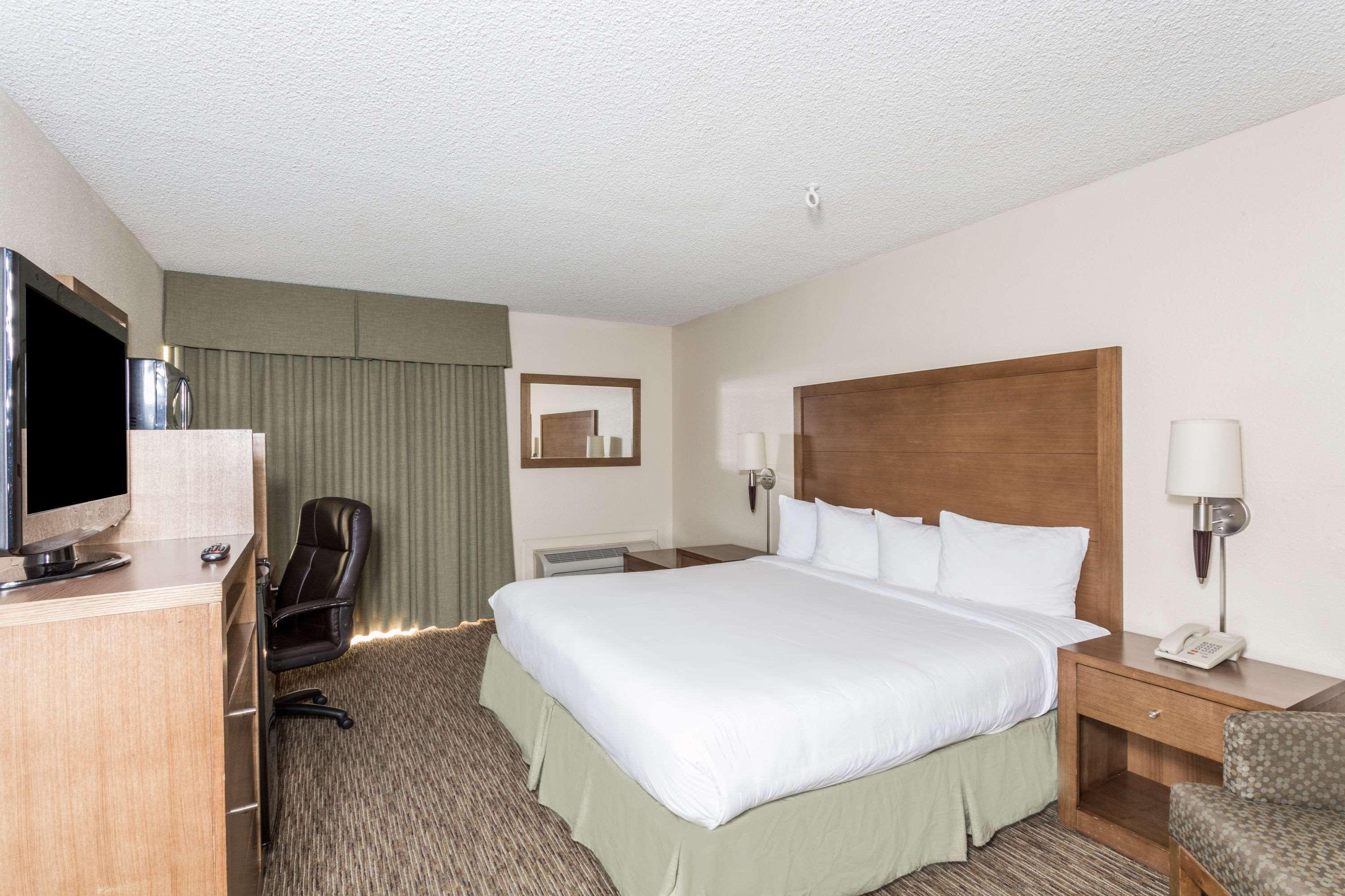 Days Hotel By Wyndham Peoria Glendale Area Екстериор снимка