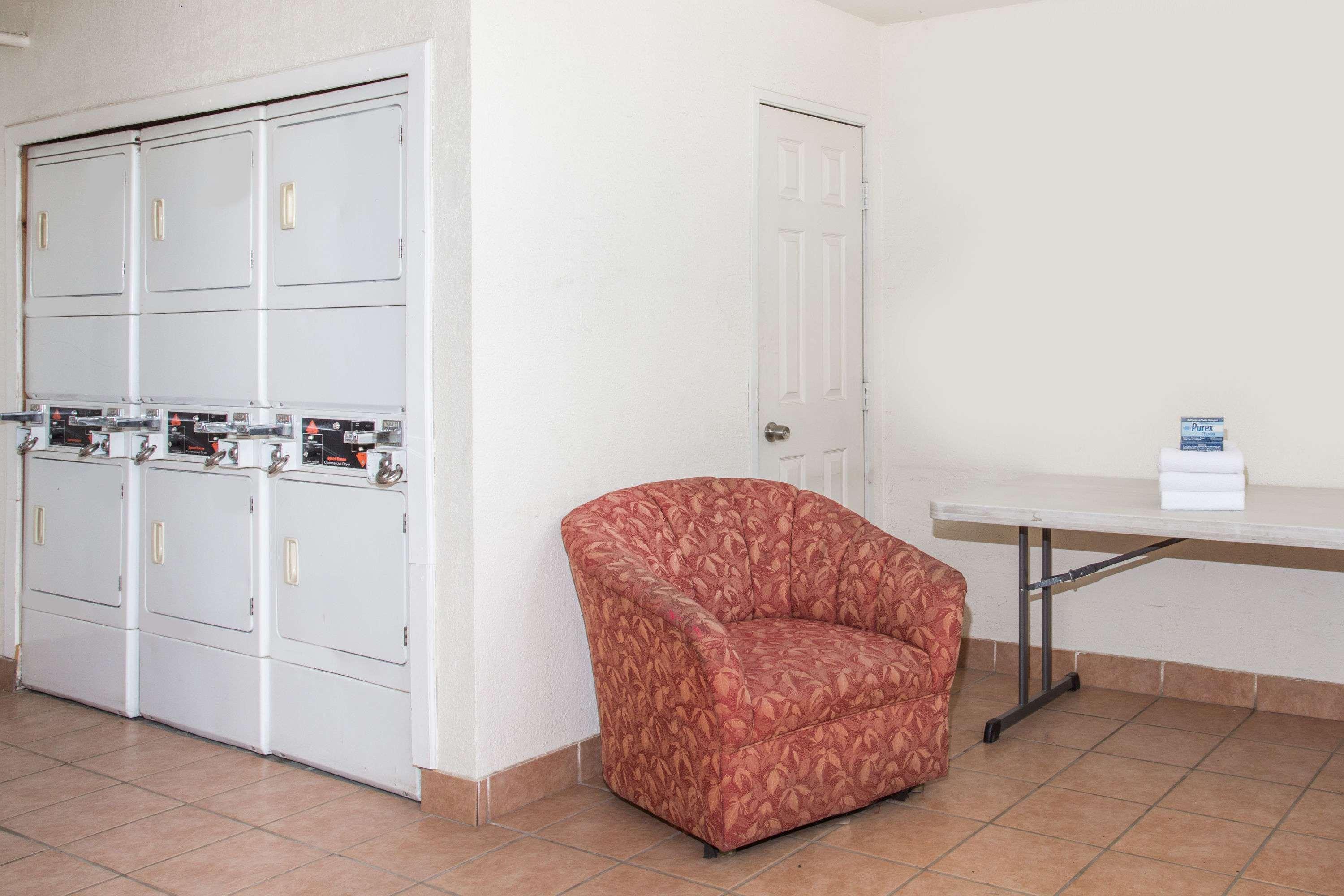 Days Hotel By Wyndham Peoria Glendale Area Екстериор снимка