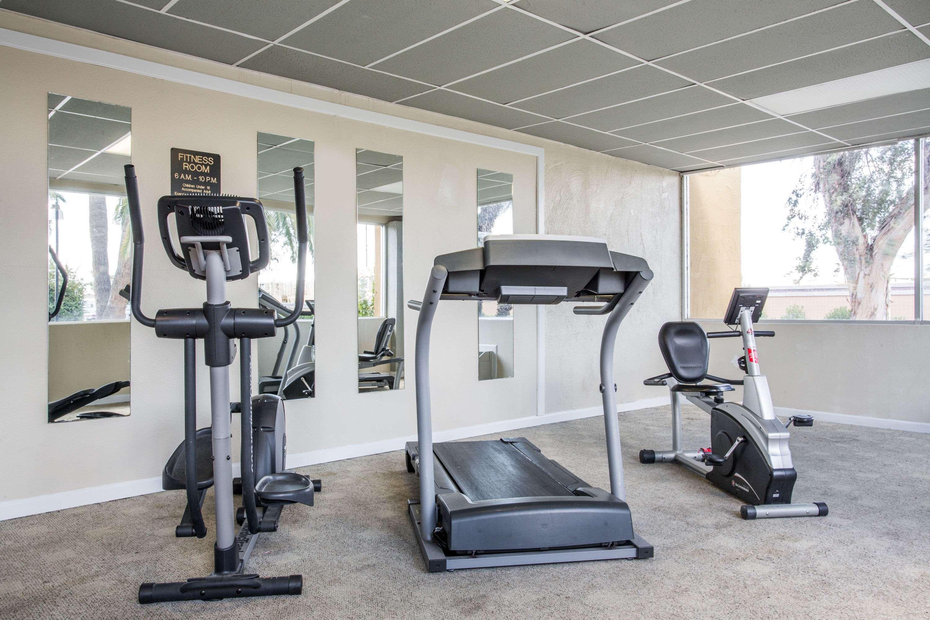 Days Hotel By Wyndham Peoria Glendale Area Екстериор снимка