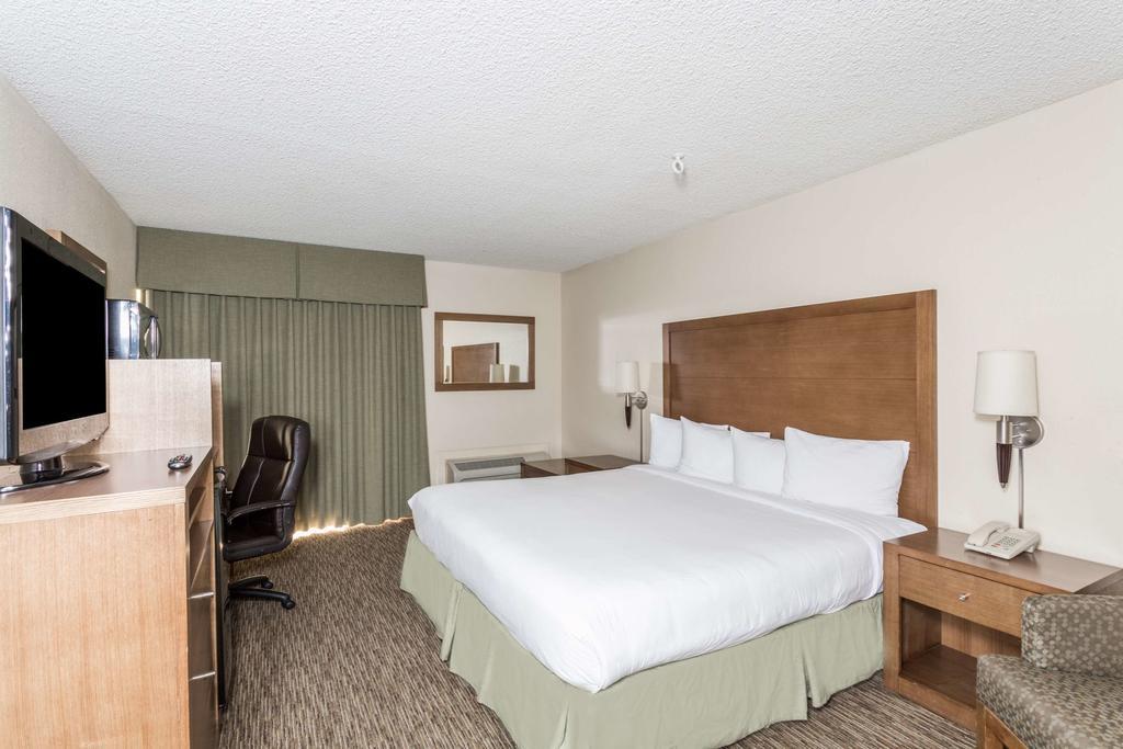 Days Hotel By Wyndham Peoria Glendale Area Екстериор снимка