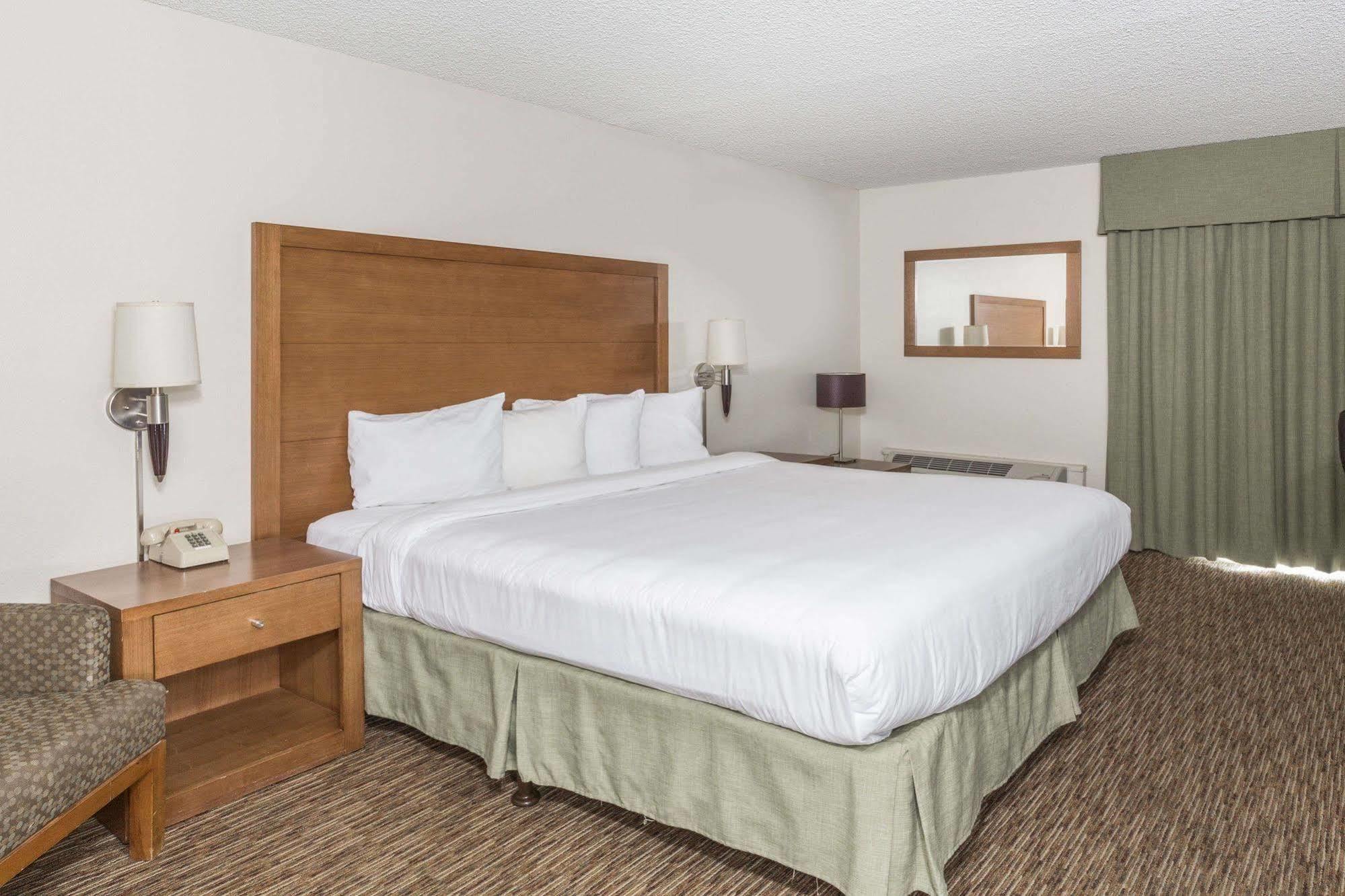Days Hotel By Wyndham Peoria Glendale Area Екстериор снимка