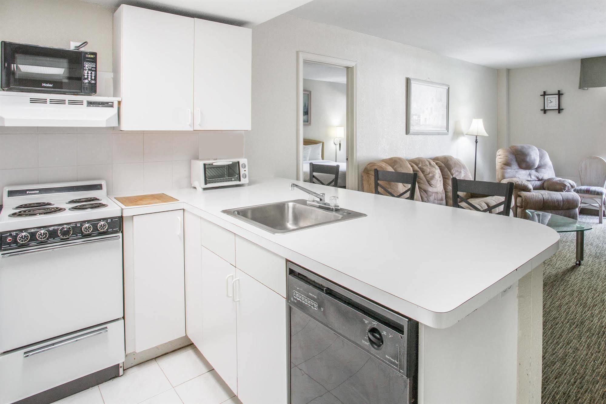 Days Hotel By Wyndham Peoria Glendale Area Екстериор снимка